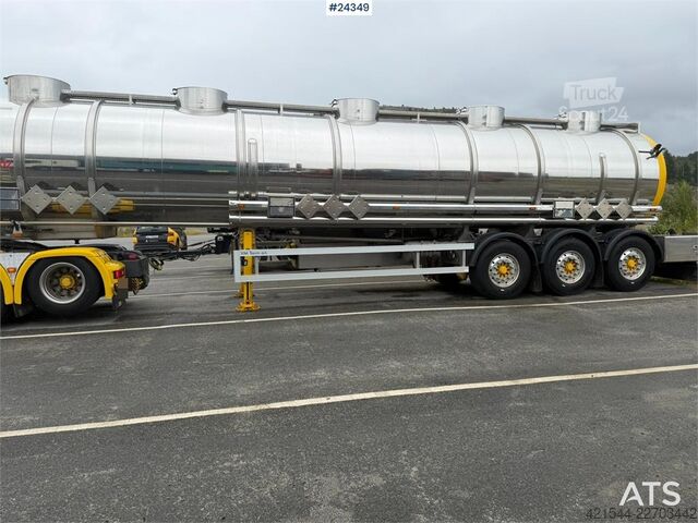   Vmtarm 3 akslet Tank Semi with 3 Compartments
