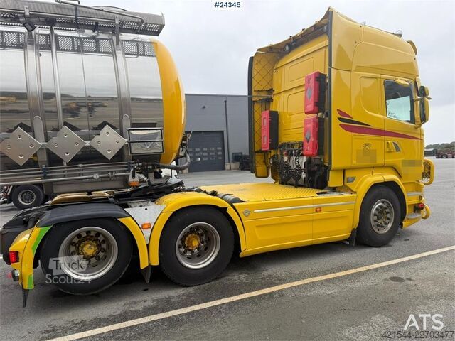 Štandard-SZM Scania R580 6X2 truck with hydraulics