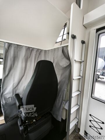 Polintegriran avtodom Sunlight A68