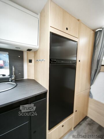 Polintegriran avtodom Sunlight A68