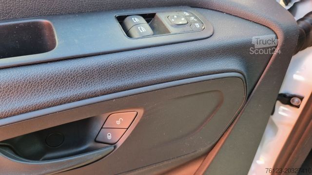Minibus MERCEDES-BENZ Sprinter 311 Flexi Boden Rolli Doppel AC