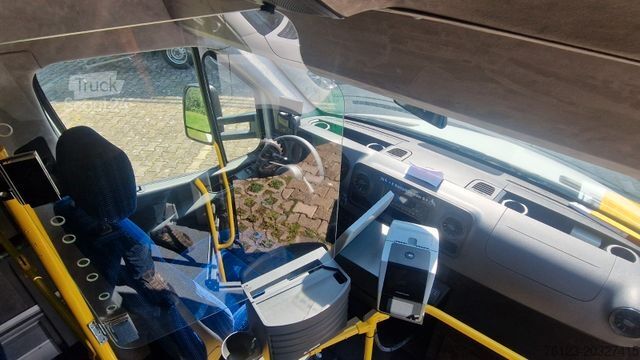 Kaupunkibussi MERCEDES-BENZ Heckniederflur Sprinter 517 / 4 er Bestuhlung