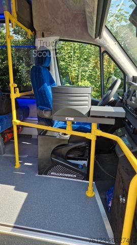 Mestský autobus MERCEDES-BENZ Heckniederflur Sprinter 517 / 4 er Bestuhlung