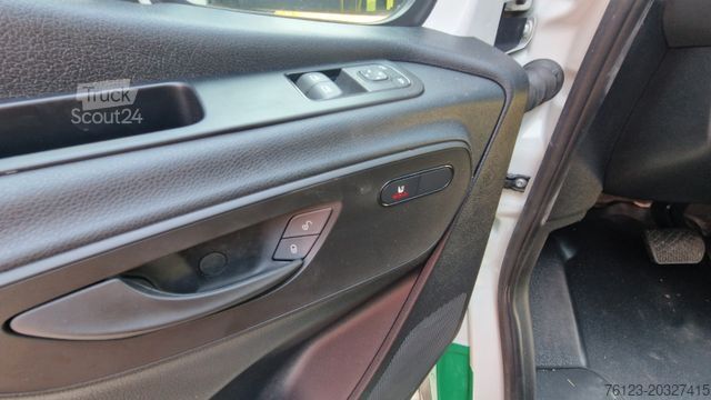 Kaupunkibussi MERCEDES-BENZ Heckniederflur Sprinter 517 / 4 er Bestuhlung