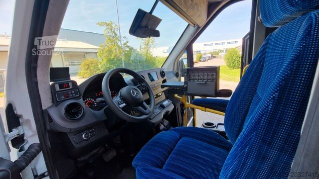 Kaupunkibussi MERCEDES-BENZ Heckniederflur Sprinter 517 / 4 er Bestuhlung