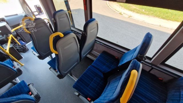 Kaupunkibussi MERCEDES-BENZ Heckniederflur Sprinter 517 / 4 er Bestuhlung