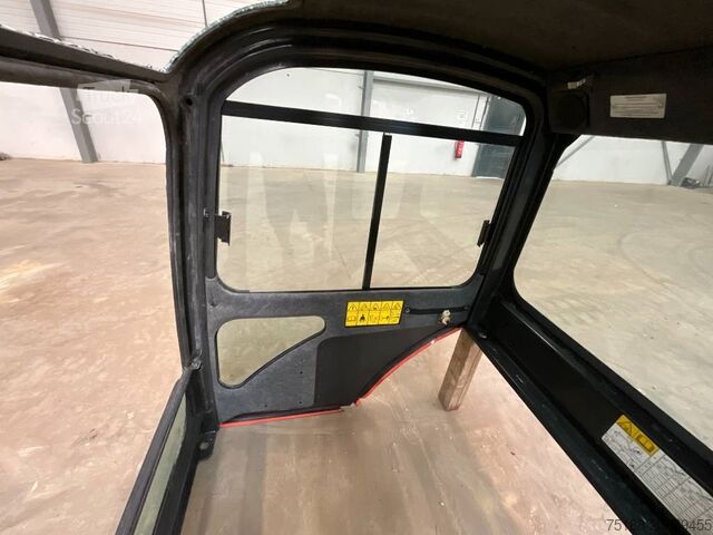 Внутренняя часть Bobcat E 16