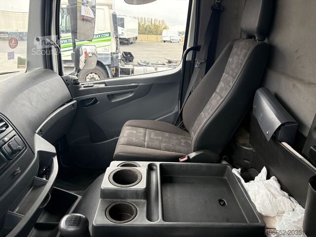 Gru montata su camion Mercedes-Benz AXOR 2533