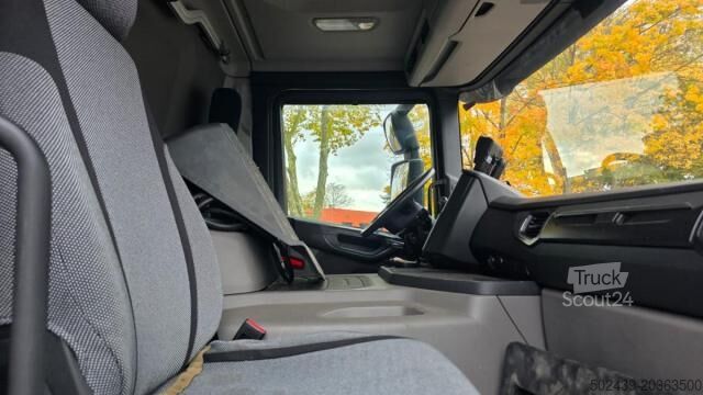 Refrigerated truck Scania P 320
