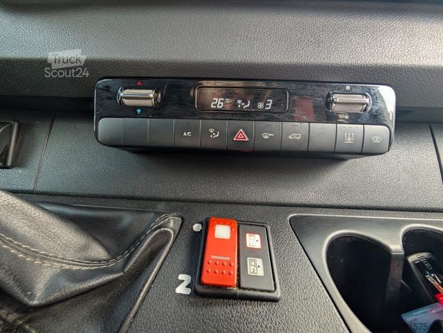 Автобус MERCEDES-BENZ Sprinter 519
