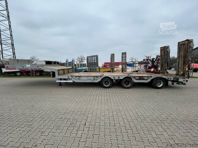 Low loader semitrailer MÖSLEIN STR 3 Schwebheim 3-Achs Satteltieflader Radmulde