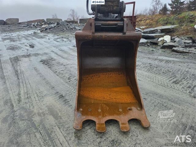 багер на вериги Komatsu PC210LC-11 Excavator with OilQuick quick coupler a
