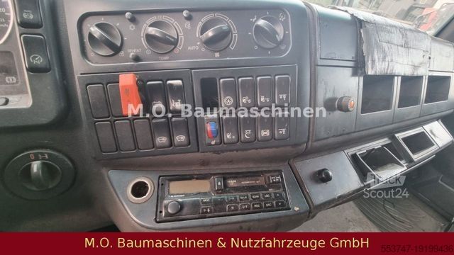 Vacuum tank truck MAN 26.413 / Saug u. Spühlwagen / 6x2 / AC / Huwer