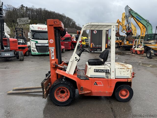 Front loader forklift Datsun A20U Triplex Freihub Zwillingsrei