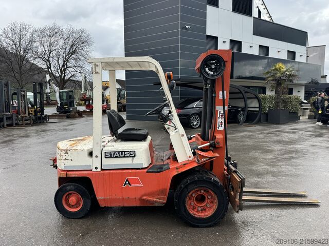 Front loader forklift Datsun A20U Triplex Freihub Zwillingsrei