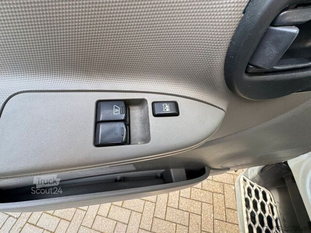 Фургон-бокс NISSAN NT500 56.15 Koffer mit LBW*Ahk*nur 34.800 km *