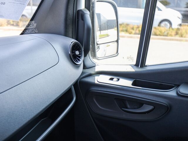 Kleinbus Mercedes-Benz Sprinter 317 CDI Tourer L2H2 (3-3-3) AHK Kame