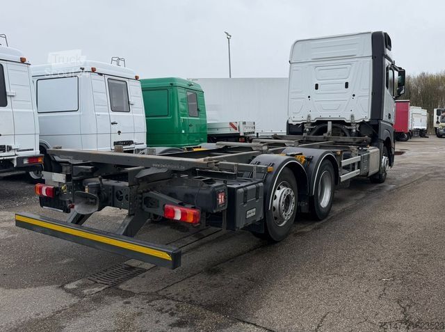 Swap body truck MERCEDES-BENZ 2540 L Actros 6x2  5-Sitzer Fahrschule