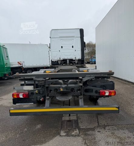 Swap body truck MERCEDES-BENZ 2540 L Actros 6x2  5-Sitzer Fahrschule