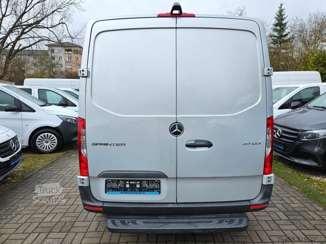 Skåpbil MERCEDES-BENZ Sprinter 311 CDI L1H1|BOTT REGALE|WERKSTATT|230V