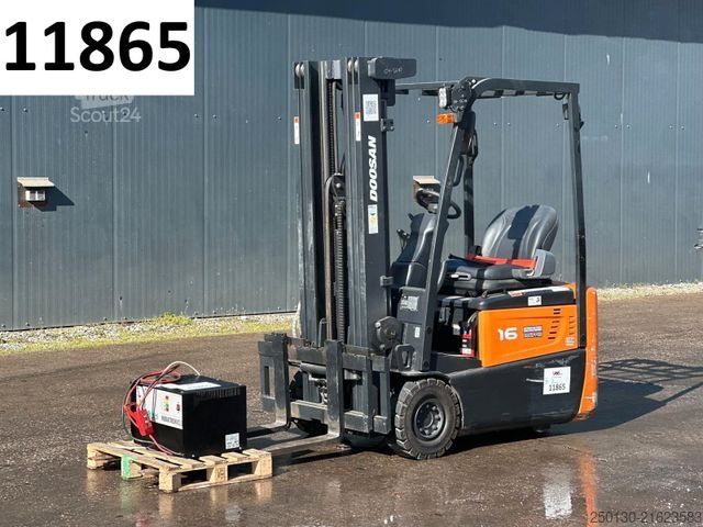 Front loader forklift DOOSAN BR16R-7 Elektro Frontstapler mit Ladegerät