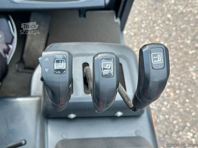 Front loader forklift DOOSAN BR16R-7 Elektro Frontstapler mit Ladegerät