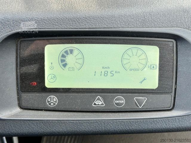 Front loader forklift DOOSAN BR16R-7 Elektro Frontstapler mit Ladegerät