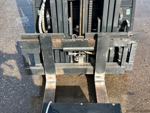 Front loader forklift DOOSAN BR16R-7 Elektro Frontstapler mit Ladegerät