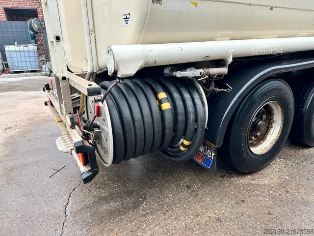 Tankoplegger Esterer Ulrich 5208 Tankauflieger40,3m³ 6 Kammer