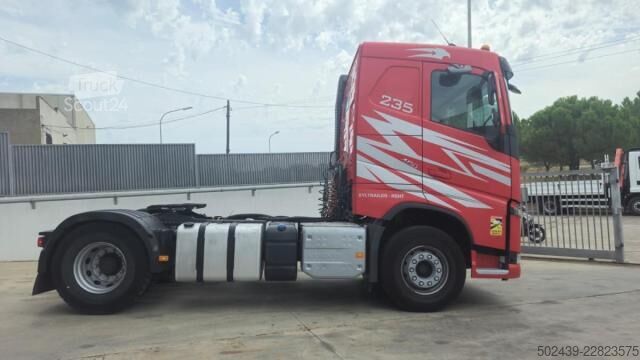 Vakio vetoauto Volvo FH 460