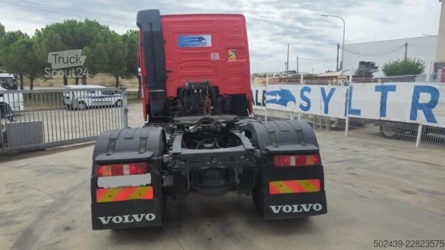Vakio vetoauto Volvo FH 460