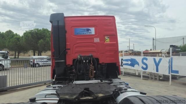Vakio vetoauto Volvo FH 460