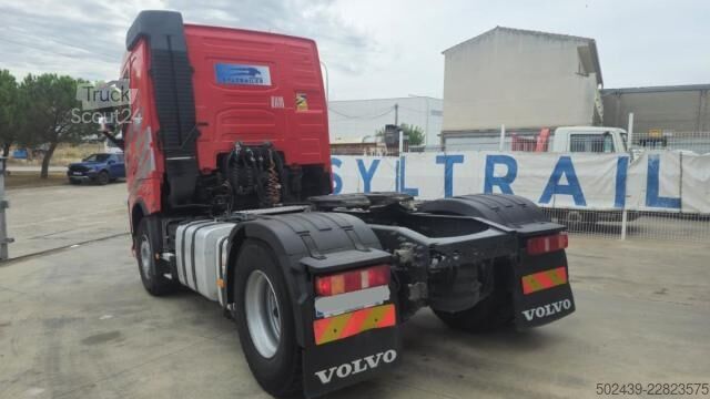 Vakio vetoauto Volvo FH 460