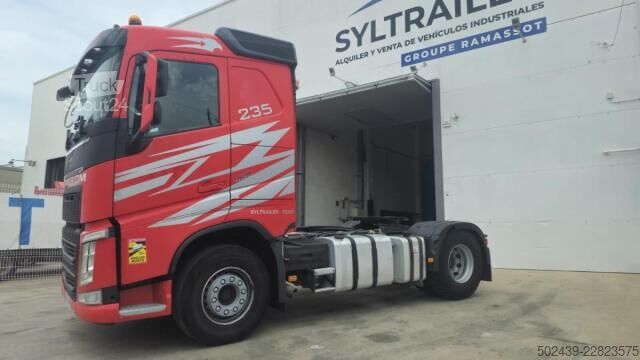 Vakio vetoauto Volvo FH 460