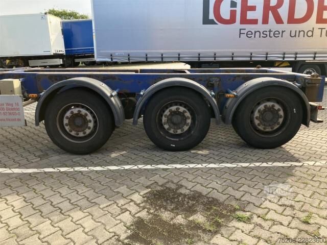 Semiremorcă  EURO 902K 40' chassis ausziehbar