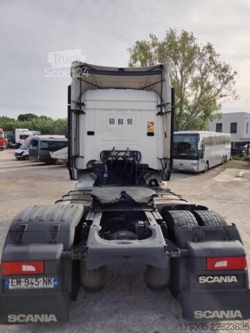 Standardowy ciągnik siodłowy Scania R 450