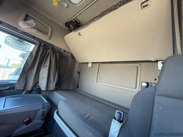 Standardowy ciągnik siodłowy Scania R 450