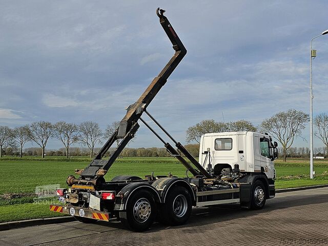 Containertransport (haakarmsysteem) SCANIA P410 Multilift