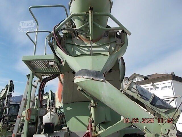 Блендер Mercedes-Benz AROCS 3240 8x4 EURO6 BETONOMIESZARKA LIEBHERR 9 m³