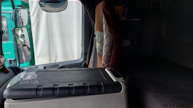 Autonkuljetusauto Mercedes-Benz Actros 1841