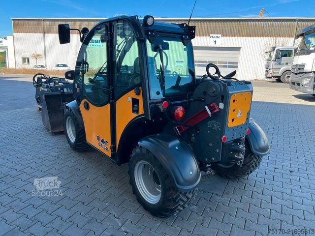 Kuormaaja GiANT GT5048 HD Greifschaufel Zentralschmierung