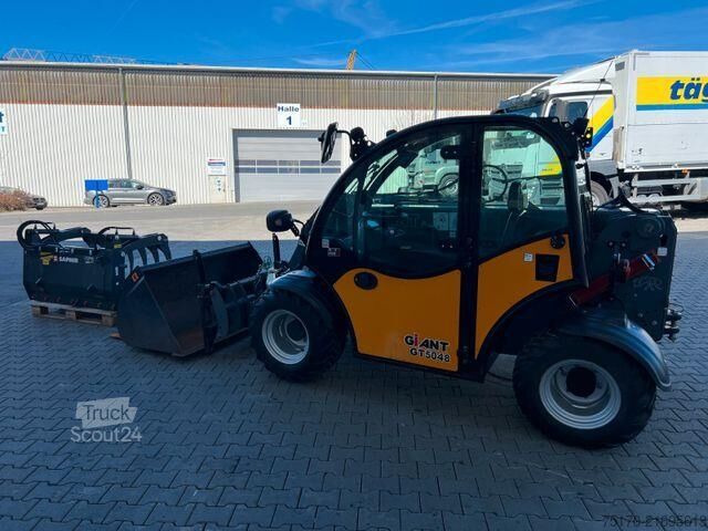 Kuormaaja GiANT GT5048 HD Greifschaufel Zentralschmierung