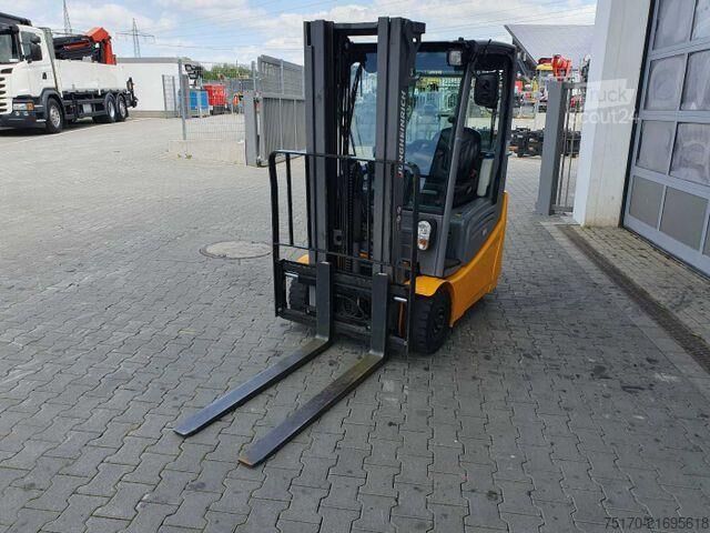 Gaffeltruck Jungheinrich EFG 215 / Triplex 4.25m / SS / nur 1.680h / 2021