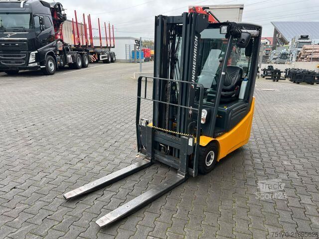 Gaffeltruck Jungheinrich EFG 215 / Triplex: 4.25m! / SS / 1.285h / 2021