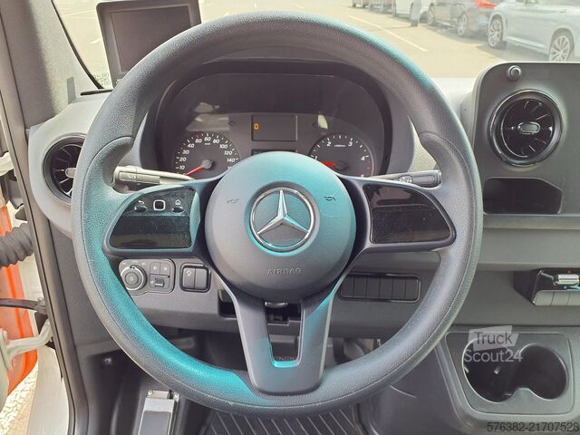 Brandbil Mercedes-Benz Rettungswagen