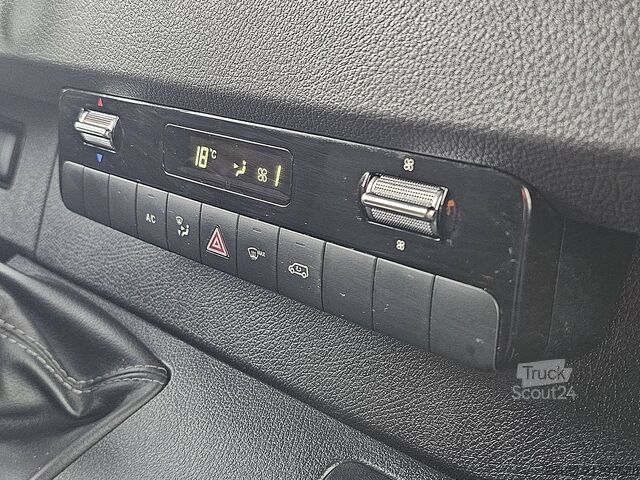 Maleta MERCEDES-BENZ SPRINTER 317 Bakwagen Laadklep!