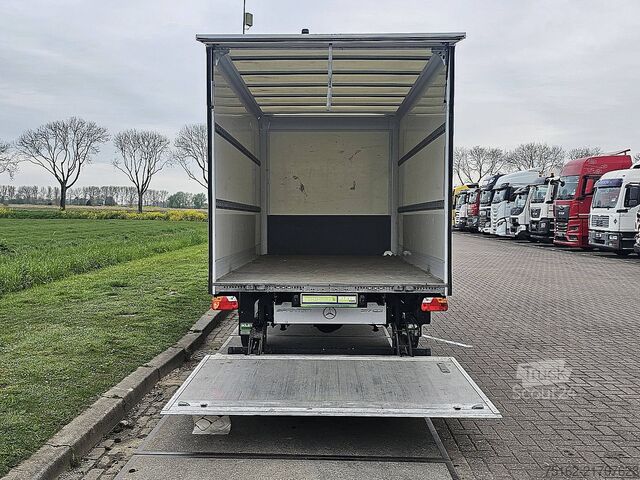 Maleta MERCEDES-BENZ SPRINTER 317 Bakwagen Laadklep!