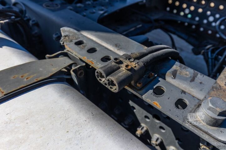 Standard-SZM MERCEDES ACTROS 1846 LS+ADR