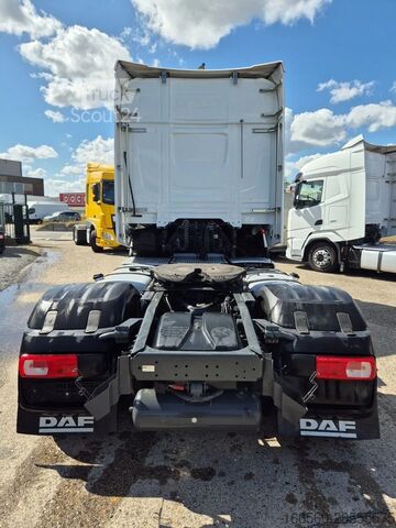 Tractor estándar DAF XG 480 FT