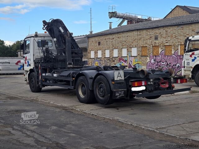 Haakarmsysteem met kraan Mercedes-Benz Actros 2535